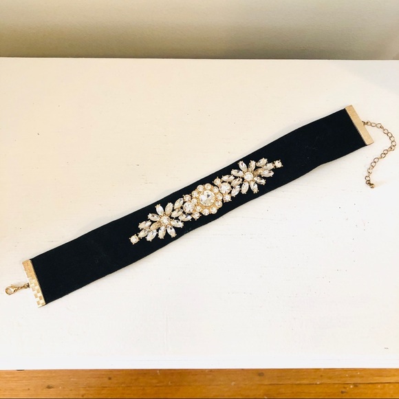 Velvet and rhinestone vintage vibe choker - Picture 6 of 12